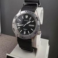 Seiko SQ Sports 100 orologio polso