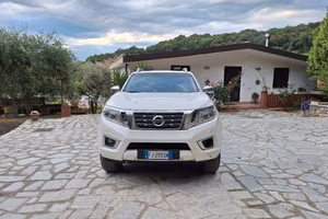 Nissan Navara Cab Trek-1°