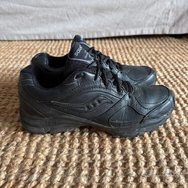 Sneakers Saucony pelle nere stringate