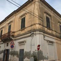 Palazzina liberty con annesso frantoio