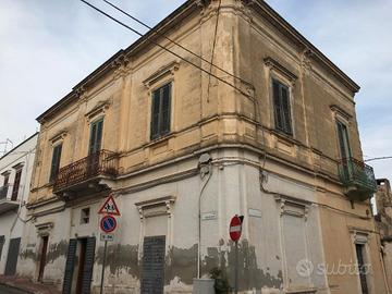 Palazzina liberty con annesso frantoio