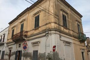 Palazzina liberty con annesso frantoio