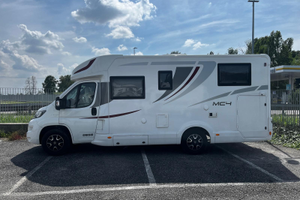 Camper 4 posti letto 6,99m