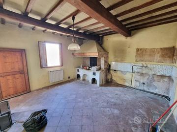 Casa indipendente di 380 m² con più di 5 locali a 