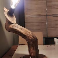 Lampada in legno artigianale fatta a mano
