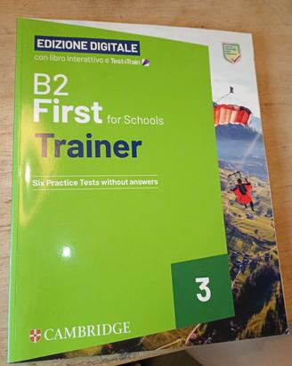 Libro inglese B2 first trainer 978100941645 