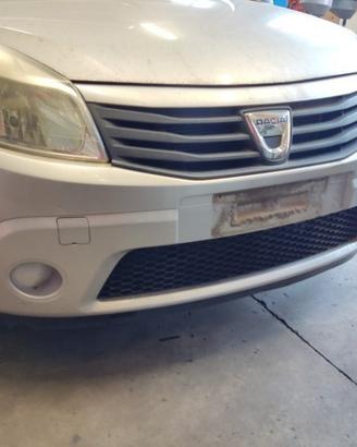 Paraurti anteriore DACIA SANDERO del 2012