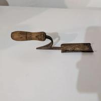 Antico attrezzo da maniscalco scalpello zoccolo