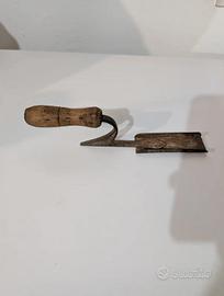 Antico attrezzo da maniscalco scalpello zoccolo