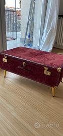 Tavolino ottenuto con upcycling di valigia