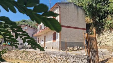 Piglio, con terreno agricolo pianeggiante