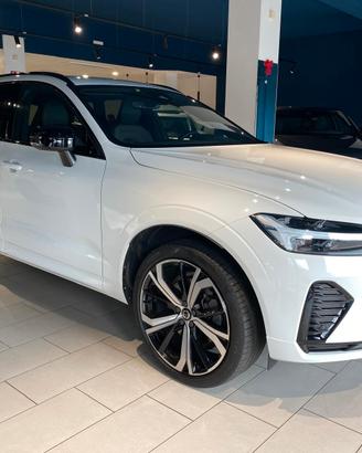 Volvo XC 60 XC60 B4 (d) AWD automatico Plus Dark