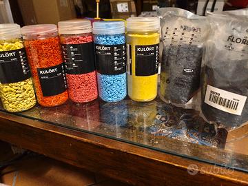 Sassolini e sabbie colorate