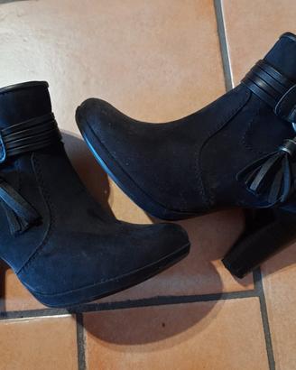 CALZATURE  DA  DONNA  COME  NUOVE .