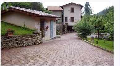 Casa indipendente di 150 m² con 3 locali e box aut