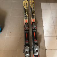 sci Rossignol con attacchi