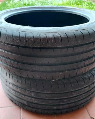 Gomme 235 45 19