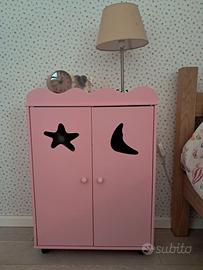 Armadio per bambole / Comodino stanza bimbi
