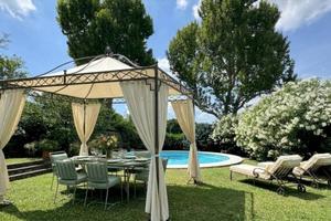Villa di 460 m² con più di 5 locali a Bologna