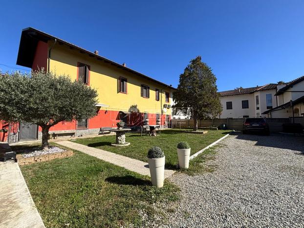 SPLENDIDO CASALE COMPLETAMENTE RISTRUTTURATO CON A