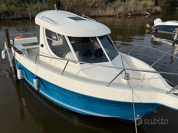 Barca ARVOR 23 + SIMRAD GPS ECO + ZATTERA 8 posti