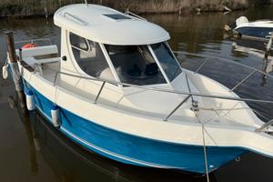 Barca ARVOR 23 + SIMRAD GPS ECO + ZATTERA 8 posti