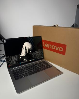 Lenovo Ideapad Slim 5 14” R7 8845HS, 32gb LPDDR5X
