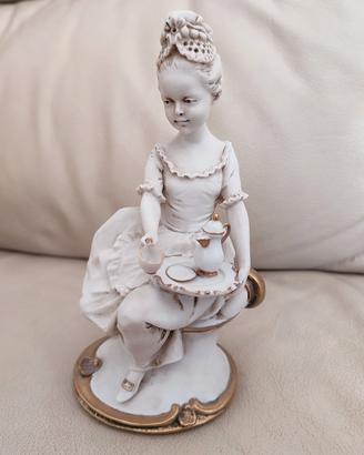Statuina in porcellana Biscuit