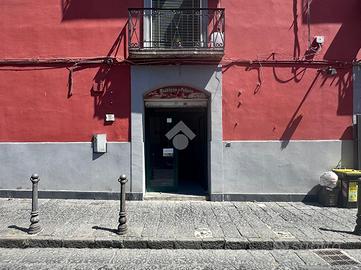 NEGOZIO A NAPOLI