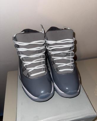JORDAN 11 GRIGIE