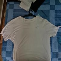 Nike T-shirt 