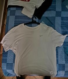 Nike T-shirt 