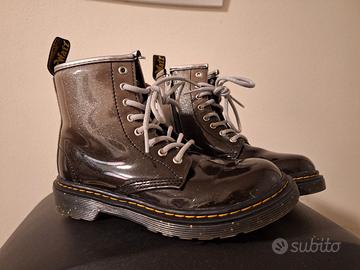 Dr Martens lucidi numero 32
