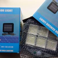 2 faretti led con pannello solare fotovoltaico 