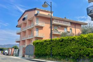 Appartamento di 100 m² con 3 locali e box auto dop
