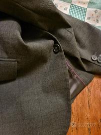 Completo grigio da uomo