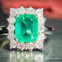 anello smeraldo e diamanti 