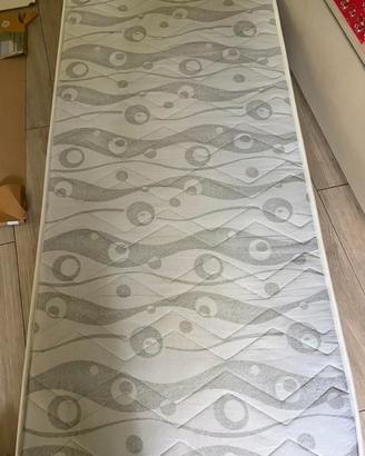 Materasso singolo mai usato