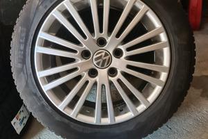 Cerchi VW 16 + gomme Pirelli 4 stagioni 205/55 R16