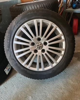 Cerchi VW 16 + gomme Pirelli 4 stagioni 205/55 R16