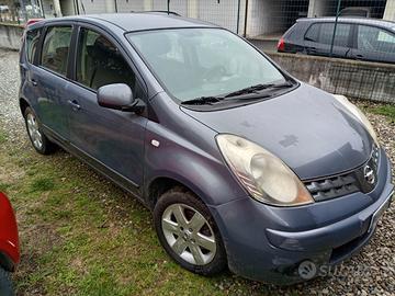 Nissan note diesel no fiat panda doblo
