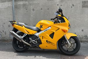 Honda VFR 800 FI 1999 gialla storica CRS FMI