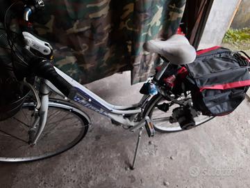 Bicicletta ebike da donna Bottecchia verde natura