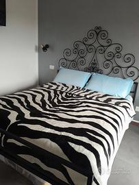 Letto ferro battuto con rete doghe e materasso