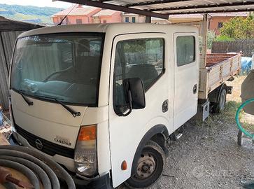 Nissan Cabstar 2011 doppia cabina riba. Motore rif