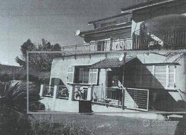 Immobile in asta di 82 m² con 2 locali a Diano Cas