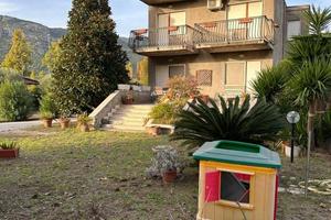 Villa di 333 m² con più di 5 locali a Terracina