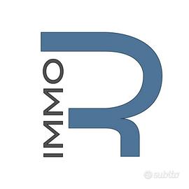 Proprietà unica con charme e ampio giardino