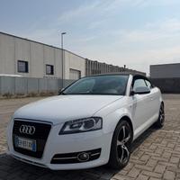Audi A3 Cabrio 1.6 TDI 105 CV CR Attraction