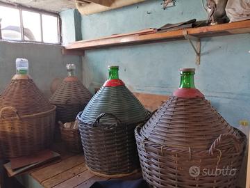 Damigiane e Bottiglioni